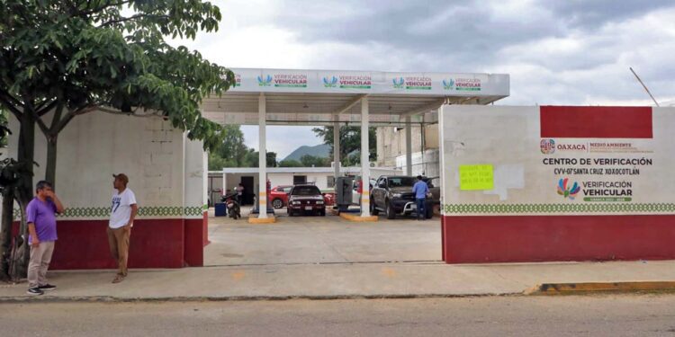 Foto: Adrián Gaytán // Los requisitos para realizar este trámite son tarjeta de circulación vigente, línea de pago y vehículo emplacado.