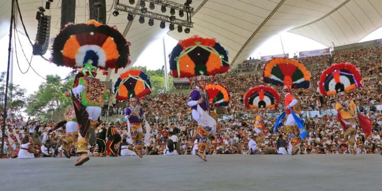 Foto: Adrián Gaytán // Como cada año, la Guelaguetza 2025, máxima fiesta de las y los oaxaqueños, contó con invitados especiales.