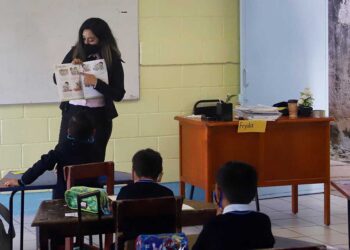 ¿Cuándo es el regreso a clases del ciclo escolar 2025-2026 y cuáles son las otras fechas clave?