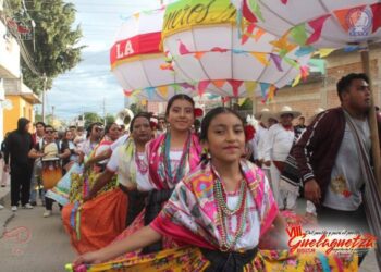Guelaguetza magisterial en Nochixtlán