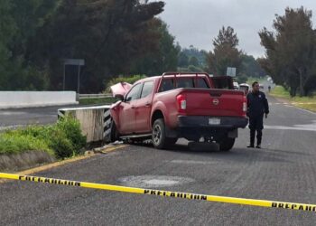 Socorristas del lugar acudieron con urgencia para atender a los heridos.