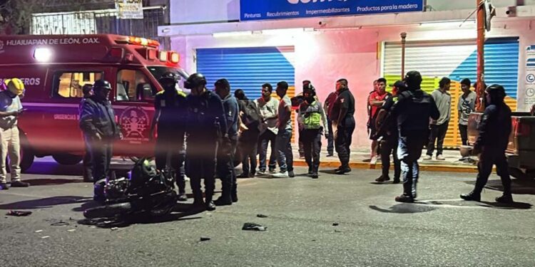 Sufren accidente en centro de Huajuapan.