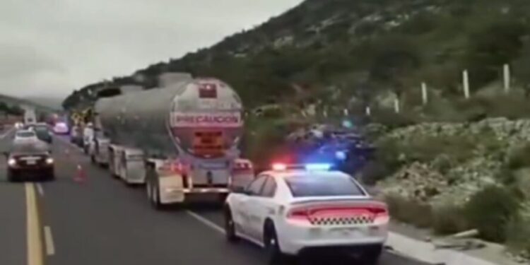 ¡Asesinato en carretera! Balean a chofer de tráiler