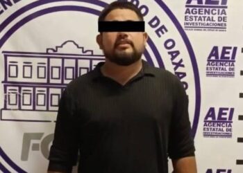 ¡Se hacía pasar por Fiscal para extorsionar! Exfuncionario detenido con más de 40 mil pesos en Pinotepa