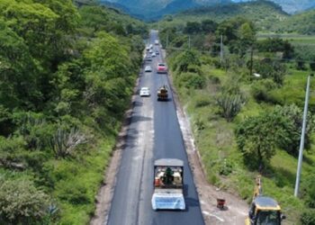 Repavimentan vías a Nochixtlán, Huajuapan, Tehuacán y la Mixteca