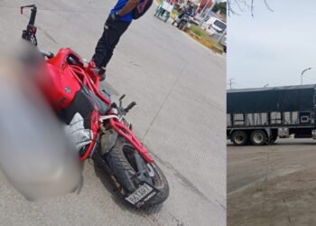 ¡Otra muerte en las calles! Motociclista muere brutalmente arrollado por camión Torton