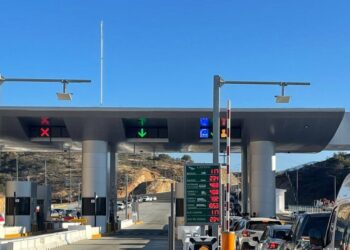 Súper carretera a la Costa; alertan: ¡en casetas se quedan con el cambio!