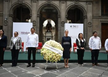 En Palacio Nacional celebran el 153 aniversario luctuoso de Benito Juárez