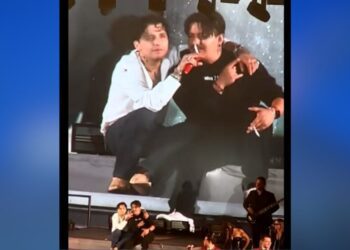 ¡Borracho en el escenario! Christian Nodal indigna a fans tras escándalo en Lagos de Moreno