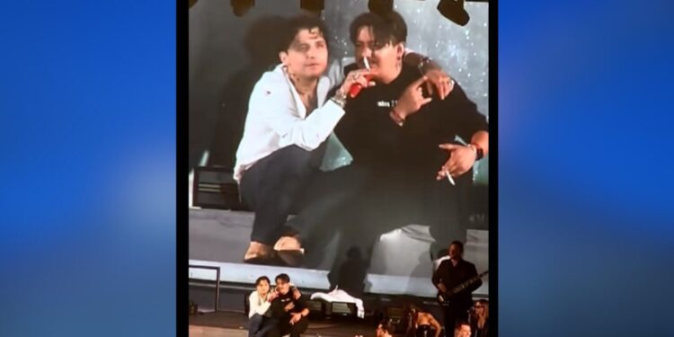 ¡Borracho en el escenario! Christian Nodal indigna a fans tras escándalo en Lagos de Moreno