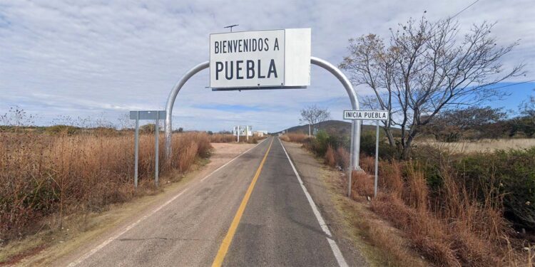 Los asaltos los realizan personas fuertemente armadas que los interceptan y bloquean el paso.