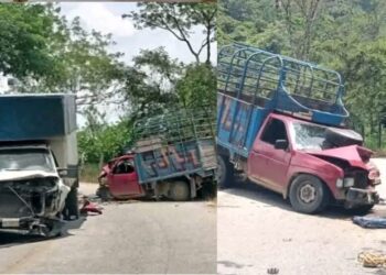 ¡Choque frontal en carretera 131 deja al menos dos heridos cerca de San Gabriel Mixtepec!