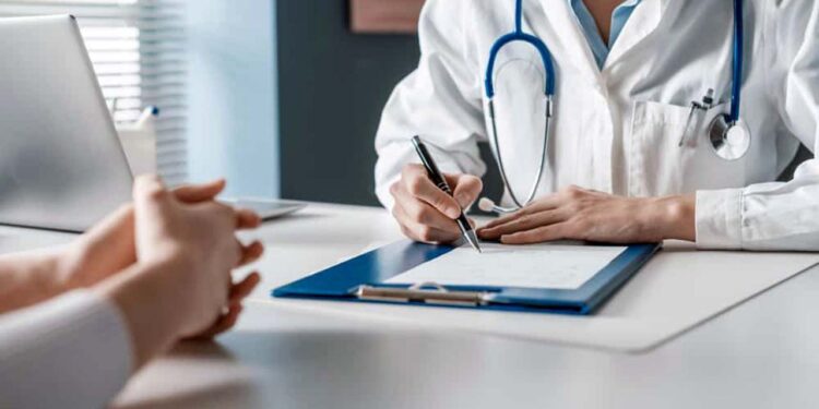 Foto: internet – ilustrativa // Con la presencia de nuevas enfermedades y el resurgimiento de otras, las consultas médicas han elevado sus costos.