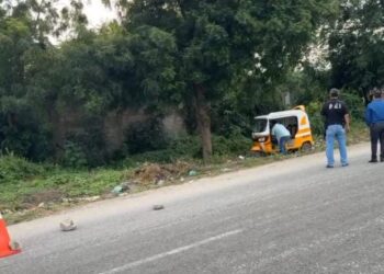 Sicarios cazan y asesinan a balazos a mototaxista en carretera Juchitán–Espinal