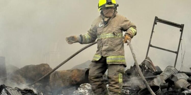 Controlan incendio en basurero de Lachigoló