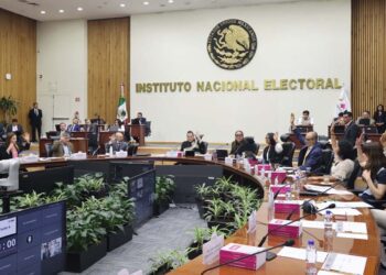 Oaxaqueños protagonistas en acordeóngate del INE