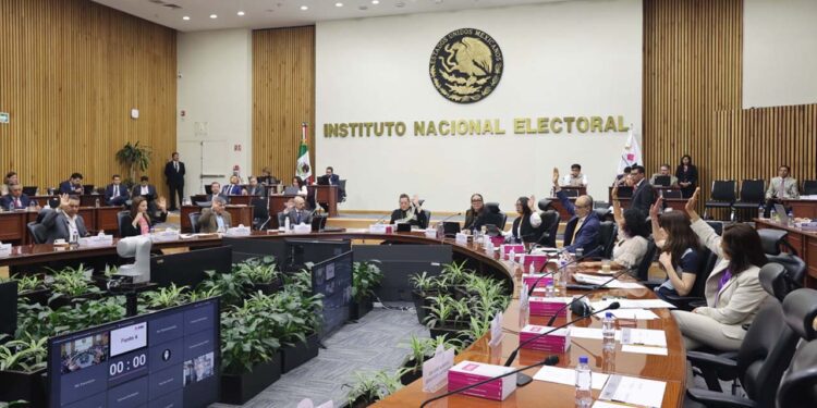 Oaxaqueños protagonistas en acordeóngate del INE