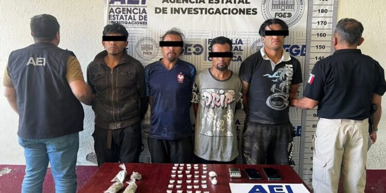 ¡Narcomenudeo en Villa de Etla! Cuatro hombres detenidos con droga y báscula