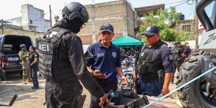 Hasta el momento, las autoridades han detenido a ocho personas en este operativo realizado en Pinotepa Nacional.