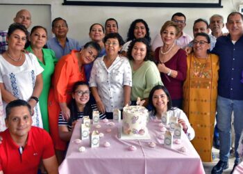 Vicky Calas disfrutó de un desayuno sorpresa en su honor en compañía de sus seres queridos.