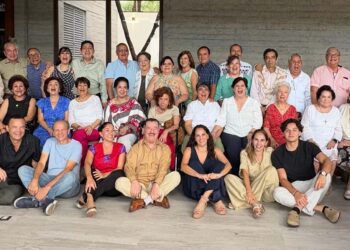 Todos los primos y primas se reunieron para celebrar los 90 años de la muy querida Chela Castro.