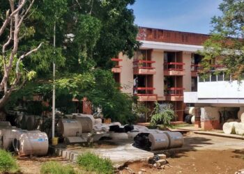 Fotos: Jesús Santiago López // El inmueble donde se ubicará el Centro de Servicios Vecinales del municipio de Oaxaca de Juárez, actualmente funciona como bodega de tinacos.