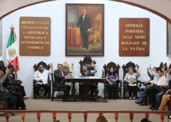 Foto: Adrián Gaytán // El Cabildo aprueba dictamen sobre el proyecto el Centro de Servicios Vecinales.