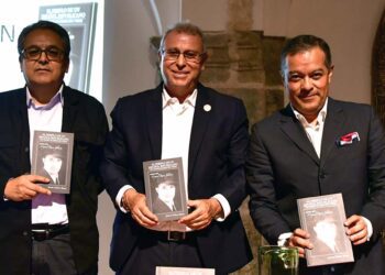 El escritor Jaime Rafael Palau Ranz presentó su obra acompañado de familiares, amigos y lectores.