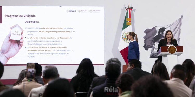 Foto: Presidencia De La República // La presidenta Claudia Sheinbaum y los titulares del Infonavit, Fovissste y Conavi, presentan los avances del Programa de Vivienda para el Bienestar.