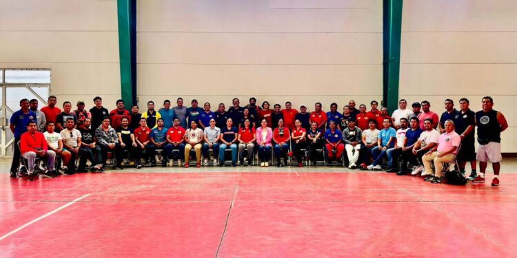 La foto del recuerdo de participantes y organizadores.