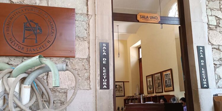 Fotos: Jesús Santiago López // La hemeroteca cuenta con diversas áreas, entre estas la sala de lectura y la sala de archivos.