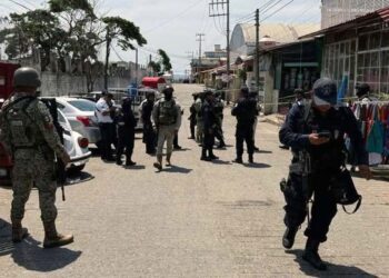 Ubaldo Rosendo R. L. fue baleado en la zona de carnicerías del mercado municipal.