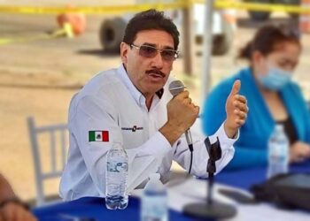 Quitan visa a alcalde de Nogales; apoyó política migratoria de Trump