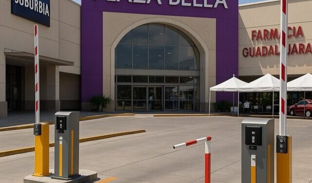 En Plaza Bella se han comenzado a ubicar agujas de acceso, máquinas para despachar boletos electrónicos y alcancías de pago.
