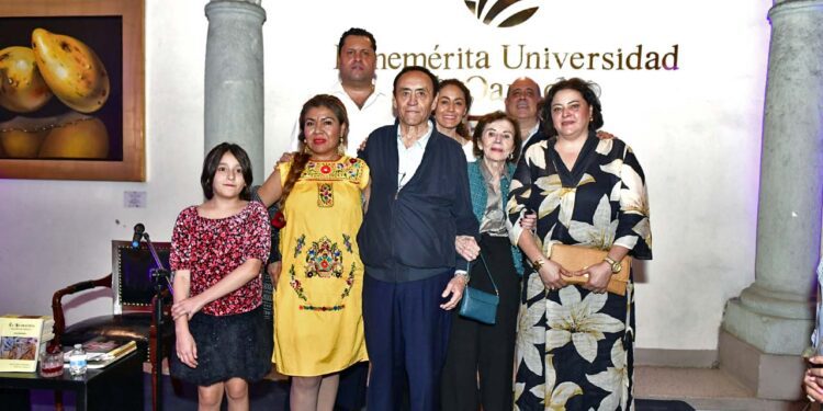 Fotos: Rubén Morales // Don Jesús Martínez Álvarez estuvo presente acompañado de su familia.