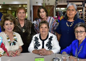 Fotos: Rubén Morales // Las cumpleañeras Carmelita Amaro, Carmelita Soria y Carmelita Sánchez.