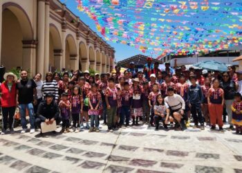 Corredores locales y procedentes de otras partes de la Mixteca disputaron la carrera.