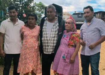 Fotos: cortesía // Santiago Cruz Martínez posó muy contento con toda su familia para la foto del recuerdo.