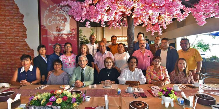 Fotos: Rubén Morales // Integrantes de la generación celebraron con entusiasmo su 41 aniversario.