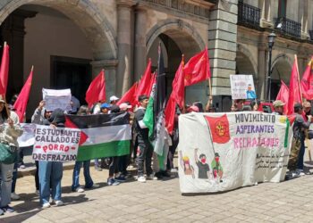 Foto: Jesús Santiago // Exigieron una mesa de resolución a sus demandas con autoridades del IEEPO y la Sección 22 del magisterio oaxaqueño.