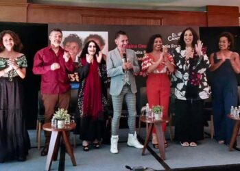 Regina Orozco, Horacio Franco, Alejandra Robles, Astrid Hadad, María Inés Amézquita, Celso Duarte y el proyecto Alma Cimarrona se unen para apoyar a la Costa Chica de Guerrero y Oaxaca.