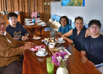 Fotos: Rubén Morales // Mónica Franco, en compañía de sus padres y sobrinos.