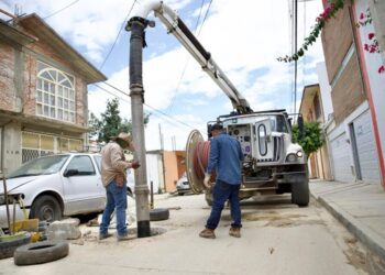 Soapa da mantenimiento a la infraestructura sanitaria en Oaxaca de Juárez.