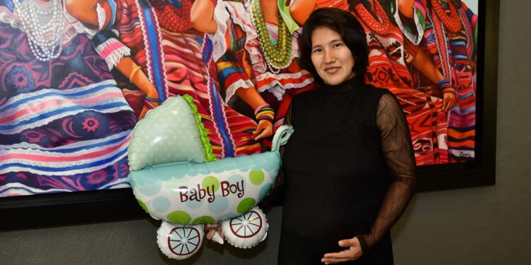Fotos: Rubén Morales // Carina María se mostró muy contenta por la próxima llegada de su segundo hijo.