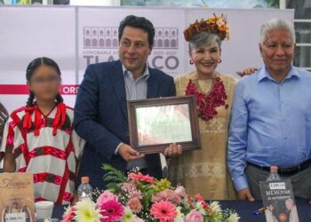 La Dra. Eva Casimiro Morales presentó su obra que rescata la historia y recuerdos de la ciudad mixteca.