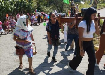 Las mayordomías en Huautla de Jiménez reúnen a feligreses y visitantes en celebraciones de fe, música y tradición.