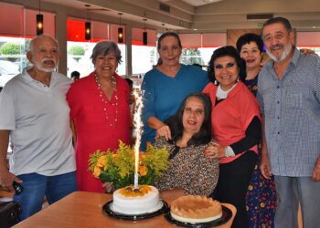 Fotos: cortesía // Los invitados compartieron una deliciosa comida en honor a Martha Brena.