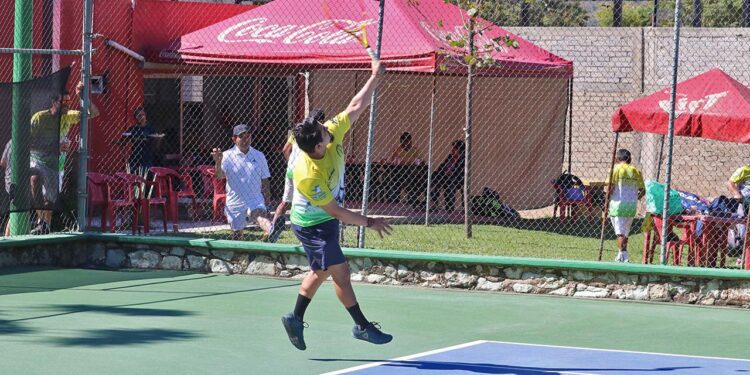 Foto: Leobardo García Reyes // Prepara el Torneo de Tenis Afiliación.