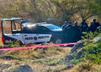 Presentaba huellas de tortura, estaba atado de las manos y había sido parcialmente devorado por perros.