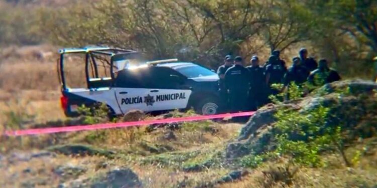 Presentaba huellas de tortura, estaba atado de las manos y había sido parcialmente devorado por perros.